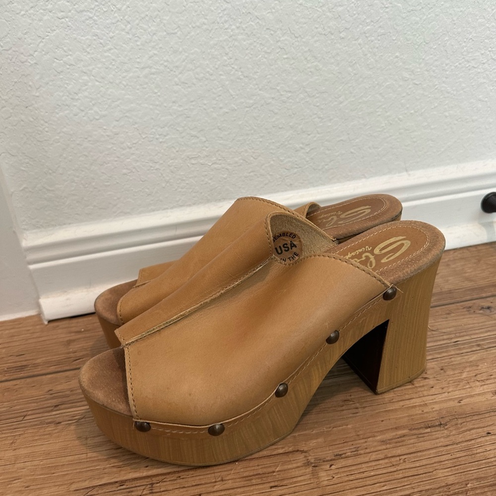 Sbicca gently worn shoes size 9